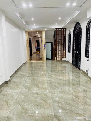 lô góc - ngõ 2 ô tô tránh thông tứ tung - trung tâm phố sài đồng - mặt chợ 230 kd sầm uất