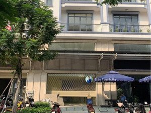 cho thuê văn phòng 7x20m vị trí vàng tại vạn phúc city - chỉ 13.5 triệu, có thể xuất vat.