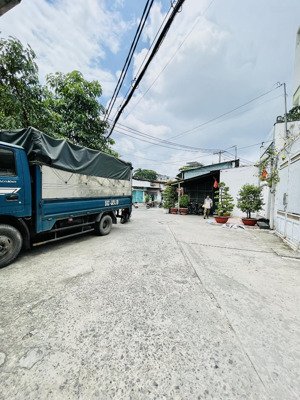 ngay mặt tiền - chợ phú lâm - 3 tầng - 3pn khép kín - đường 10m xe tải vào nhà