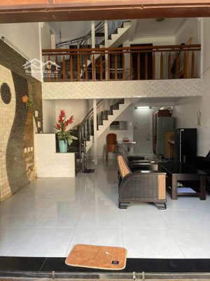 cho thuê nhà đường tô hiến thành, sơn trà thiết kế: 4 phòng ngủ, 4wc, bếp, phòng khách