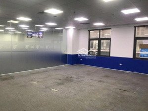 cho thuê mbkd, văn phòng phố tôn đức thắng dt 140m2 xây dựng 4 tầng mặt tiền 5,1m giá 160tr/th