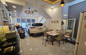 nhà đẹp không có căn thứ 2 tại ung văn khiêm,p25 bình thạnh hẻm xe hơi vừa ở vừa kinh doanh.