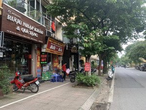 bán nhà mp nguyễn hồng 55m, nhà 5 tầng mặt phố kinh doanh thuận tiện giá: 32 tỷ!