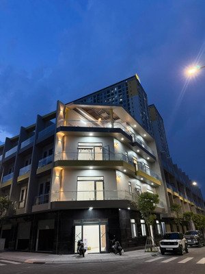 chỉ từ 2.5 tỷ/căn, bcons univalley diện tích sử dụng 220m2 tt sớm ck tới 6,5%, hỗ trợ ls 0%18 tháng