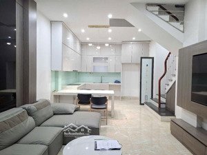 nhỉnh 6 tỷ - bán nhà mễ trì hạ, ngõ rộng ba gác tránh xe máy - vài chục mét ra chợ - trường học