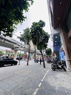 lừng lững mặt phố hồ tùng mậu tòa building 7 tầng có hầm lô góc 3 mặt tiền lớn vỉa hè 12m