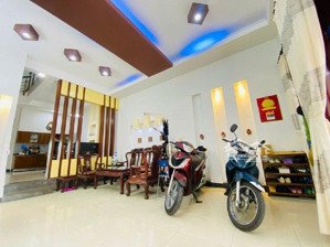 bán nhà 3 tầng đường nguyễn viết xuân, gần bến xe, trung tâm thành phố