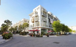 bán căn shophouse góc xẻ khe 5 tầng, sổ đỏ cất két cách cầu giấy 15p lái xe