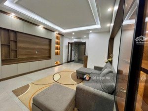 bán nhà cực đẹp phố đội nhân ba đình 45m2x7t oto tránh kd giá 17.6 tỷ