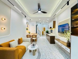 nhà ngay sân bay, đường hát giang - tân bình. chính chủ bán nhà 40m2 cách đường lớn 50m, giá 2tỷ050