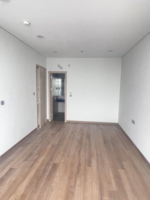 bán căn hộ 2pn quỹ hiếm bàn giao cđt hướng đông nam view hồ thoáng mát chung cư khai sơn long biên