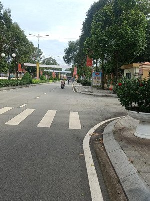 bán gấp đất an long, 680 triệu dt : 250m2 có 100m2 thổ cư gần kcn bàu bàng pháp lý đầy đủ shr