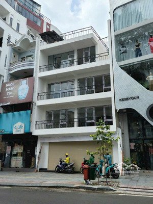 tòa nhà 6 tầng thang máy mặt tiền sư vạn hạnh, q10 hđ thuê 45tr/tháng giá 18.8 tỷ tl