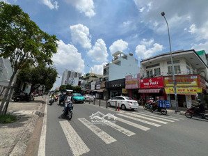 công ty còn trống 2 mặt tiền phạm hùng - cao lỗ quận 8 cho thuê dài hạn