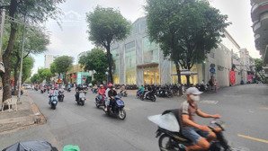 cho thuê nhà 2 mặt tiền đường sư vạn hạnh, phường 12, quận 10 gần vạn hạnh mall