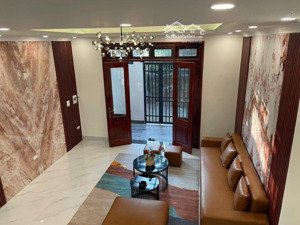chính chủ cần bán ngồi nhà mới 4 tầng , 63m2 giá chỉ có 7.5 tỷ ôto qua nhà, gần hồ