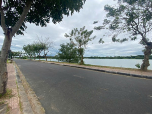 bán đất tặng kèm biệt thự khu đảo nổi- view sông lớn thoáng mát, 571m2 giá chỉ hơn 55 tr/m2