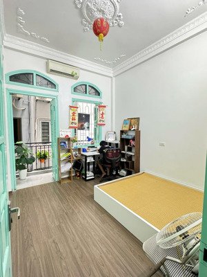chính chủ em bán nhà gần hồ hoàng cầu, 48m2 4 tầng, chỉ nhỉnh 12 tỷ
