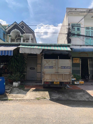 25triệu/m2 quá rẻ bán nhà ngay chợ lâm phát kdc thuận giao đường thông 2 đầu