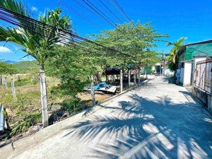 2 lô đất giáp ranh : phúc khánh 1, tđc vĩnh hiệp và tđc vĩnh trung đang thi công