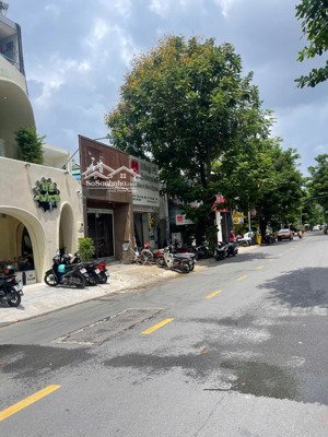 40 tỷ thương lượng biệt thự nguyễn hoàng an khánh quận 2 , 8x20m hầm 3 lầu đường 12m sổ hoàn công