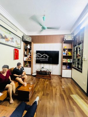 bánn nhà kẻ vẽ 58m2, 4 tầng, mt 4.3m, giá 7.6 tỷ bắc từ liêm. nhà dân xây đẹp, chắc chắn