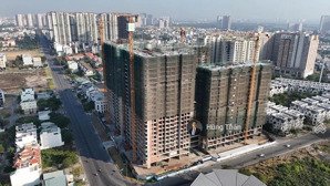 chủ nhà cần bán nhanh căn 2 phòng ngủ 64m2 view trực diện hồ bơi, giá chỉ 4,28 tỷ bao thuế phí