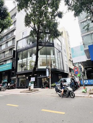hot! bán góc 2 mt tòa nhà ngay vạn hạnh mall đường sư vạn hạnh 8x17m 5 tầng tm 72 tỷ !