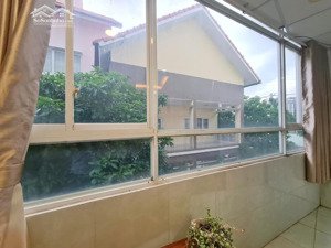 phòng trọ có bếp riêng - cửa sổ lớn - đầy đủ nội thất chỉ 5.8 triệu