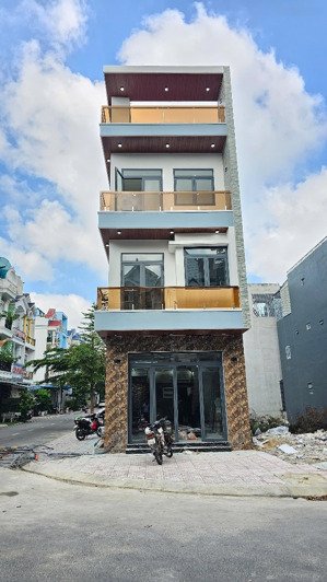 nhà hoàn công 2 mặt tiền - kinh doanh tốt trong kdc đồng bộ ngay miếu ông cù
