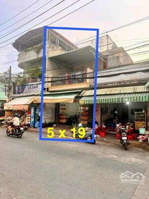 nhà 3 tầng kinh doanh đối diện chợ đồng an 3. gần kcn vsip kcn đồng an và kcn việt hương