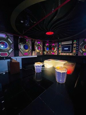 bán nhà gồm karaoke 16 phòng trần quang diệu, phú giáo, bình dương 1.750m² (35x50m), 23 tỷ