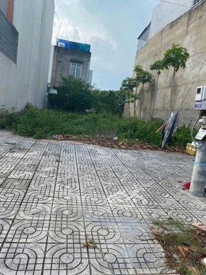 bán đất p5, tp trà vinh , mặt tiền hùng vương chỉ 580tr , mặt tiền lộ rộng kinh doanh , sổ riêng.