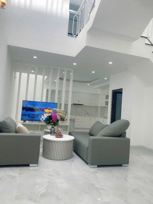 bán nhà 3 tầng đẹp như mơ hẻm phùng hưng, buôn ma thuột