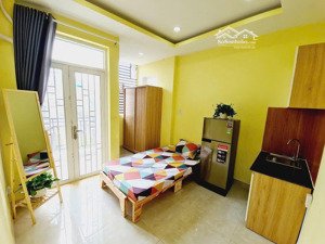 phòng trọ ban công, thoáng rộng. nguyễn văn đậu gần đh văn lang, lê quang định, nơ trang long