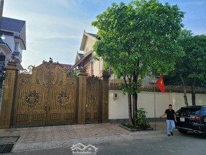 chính chủ bán khu biệt thự đồng bộ, sổ vuông sẵn , thiết kế mới sang trọng nh hỗ trợ 80%