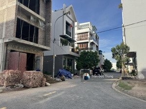 hàng hiếm tđc cây đa 62,1m2 ngang 5m hướng ttt