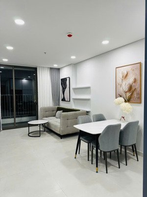 -chính chủ cho thuê chung cư k3-khai sơn city. tầng cao. -diện tích 77m2. 2n, 2vs, 1 khách.