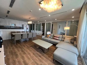 cho thuê ch 3pn, dt 111m2 tầng 12, view hồ tây, đầy đủ nội thất đẹp, cc le roi soleil 59 xuân diệu