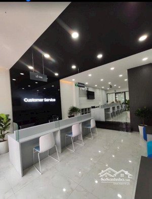 bàn nhà đẹp đường số 13 hướng đn đang có hợp đồng cho thuê 22tr/tháng