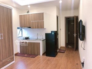 chính chủ cho thuê tại 562 thuỵ khuê, phòng đầy đủ đồ, có ban công, có máy giặt riêng