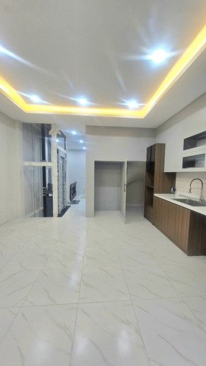 bán nhà riêng - vương thừa vũ - dt 45 m2 - 6 tầng thang máy - mt 4.8 m - giá 15.2 tỷ