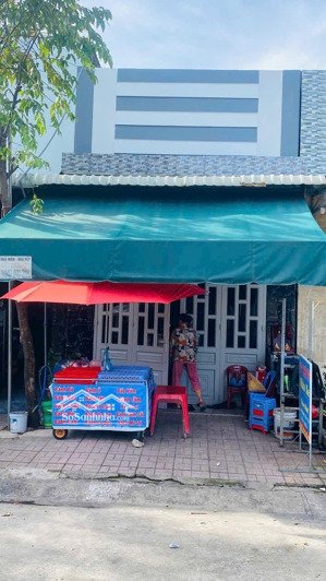 bán gấp dãy trọ 300m2 1tỷ850 ngay vĩnh phú,thuân an gồm 8 phòng-2kiot đang cho thuê 12tr/tháng