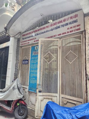 nhà ở, thuận tiện kết hợp làm phòng khám y khoa, phòng học