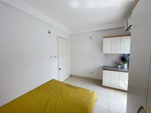 cho thuê phòng studio 20m2 phúc la ở full nội thất, nhà mới ở luôn. nhận xe điện, nuôi pet 3.4tr