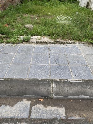 nguyễn thời trung,hiếm vị trí đẹp,tầm tiển 50m2 vỉ hè đường 3 ô tô tránh nhỉnh 9 tỷ,sát bt hinlam