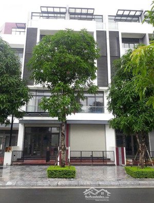 cho thuê bt 150m2, 13 triệu tại khu đô thị thượng thanh, đặng vũ hỷ, long biên, hà nội