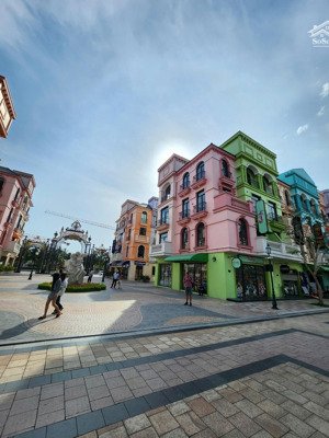 cần bán gấp căn shophouse 3 mặt tiền cực phẩm tại dự án the venice mega grand world hà nội