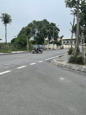 ngõ nông 20m ra ô tô tránh nhau dân trí vip tiện ích bạt ngàn ngay cạnh trường cấp 3 thạh bàn