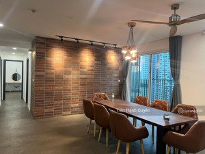 diện tích lớn 130m2 - ban công rộng - sổ - giá tốt 10.5 tỷ thương lượng mạnh cho khách mua nhanh
